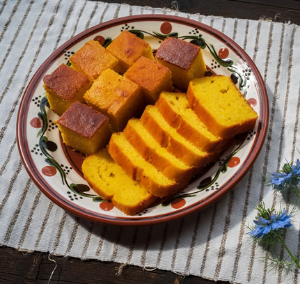 Prăjitură cu mălai și lapte bătut